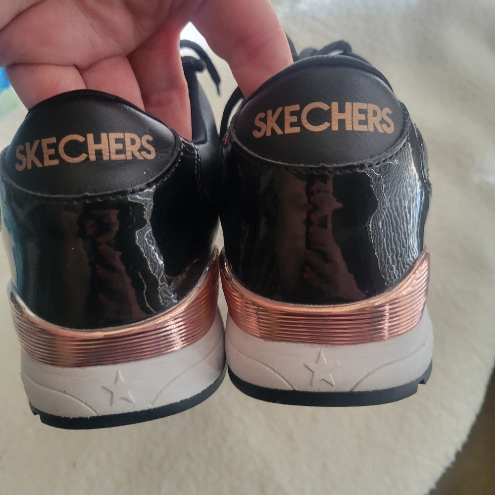 Sketchers Women's Size 10 Black and rose gold shoe